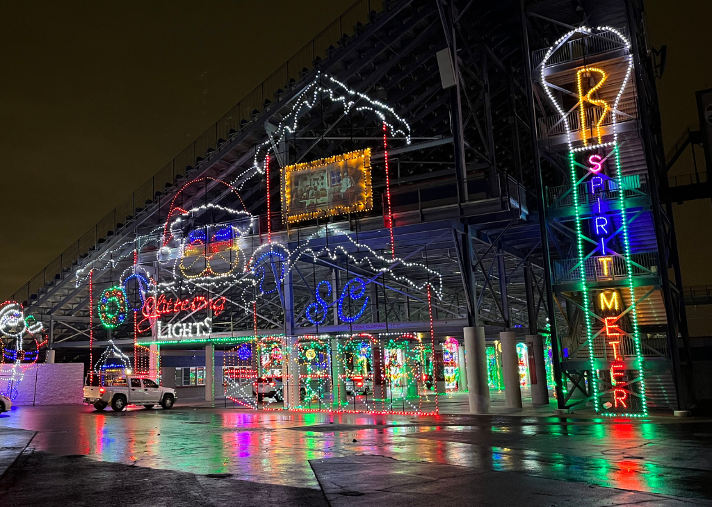 Entry to Glittering Lights - the holiday show a Las Vegas Motor Speedway