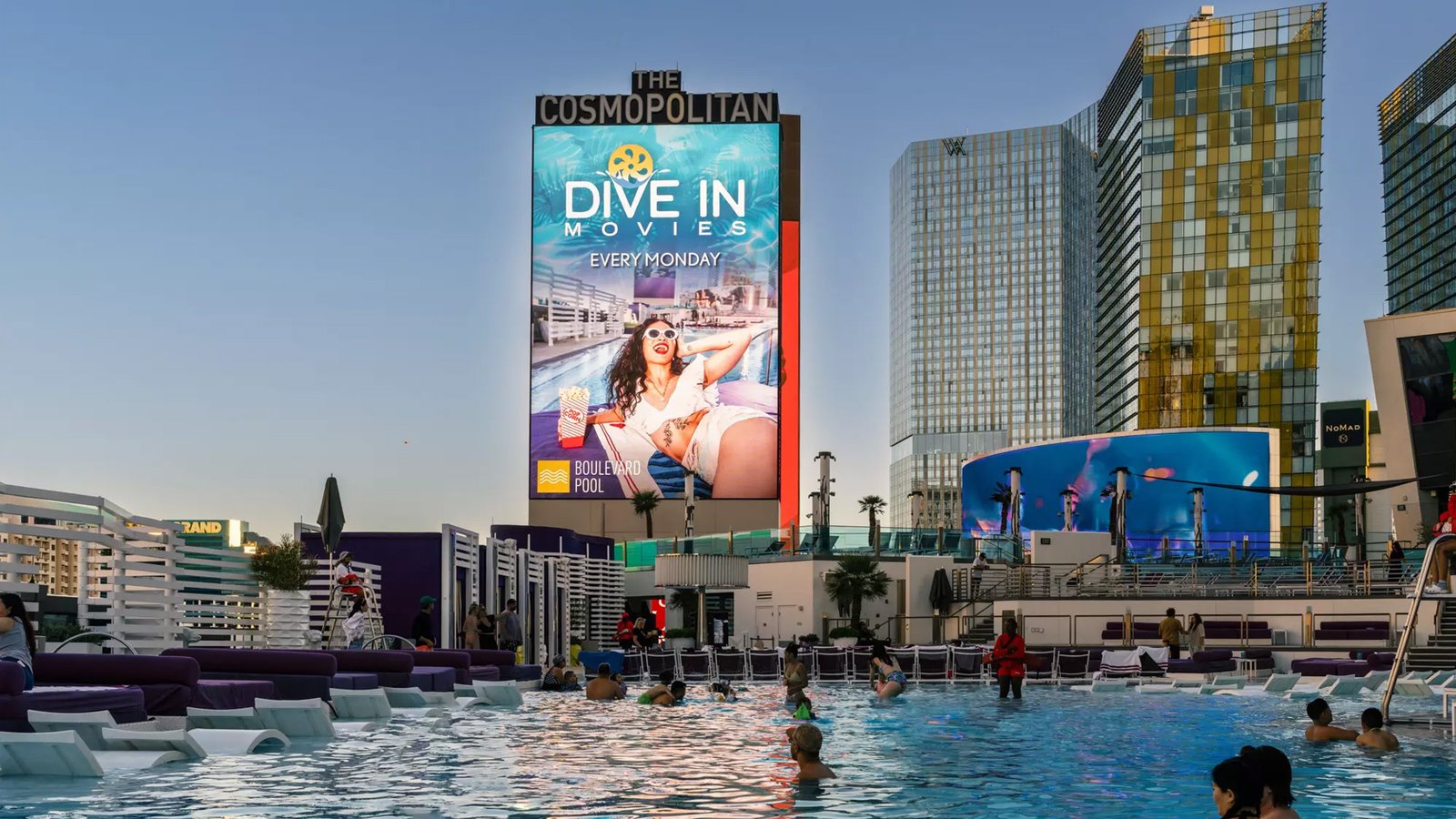 Dive-in Cosmopolitan